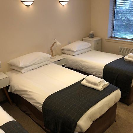Caledonian Hotel Portree Buitenkant foto