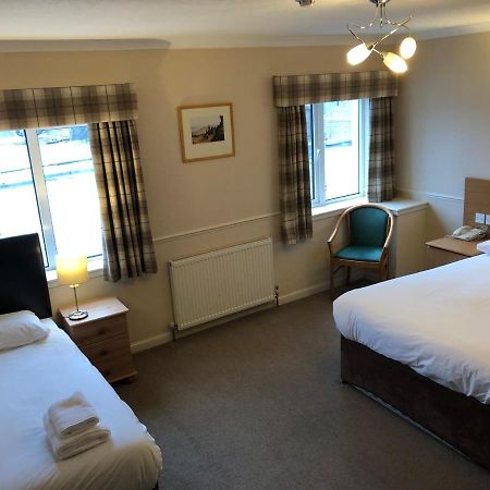 Caledonian Hotel Portree Buitenkant foto