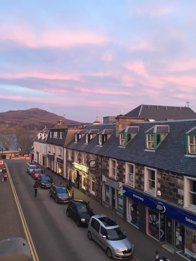Caledonian Hotel Portree Buitenkant foto
