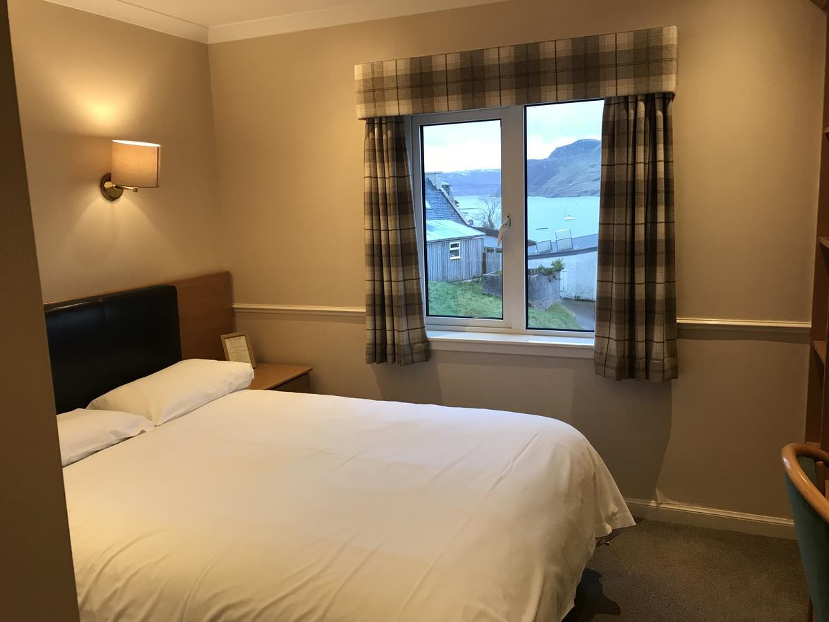 Caledonian Hotel Portree Buitenkant foto