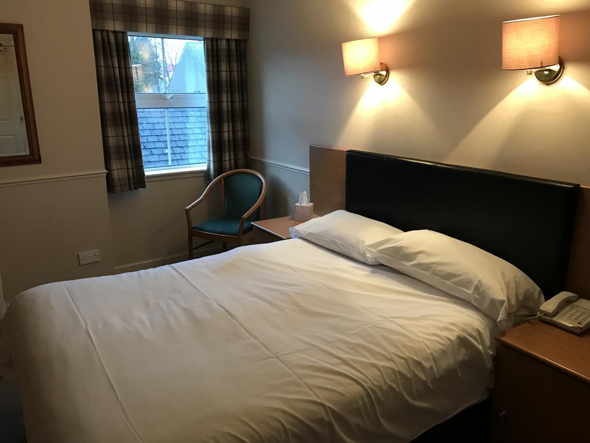 Caledonian Hotel Portree Buitenkant foto
