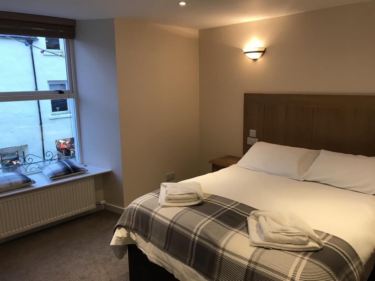 Caledonian Hotel Portree Buitenkant foto